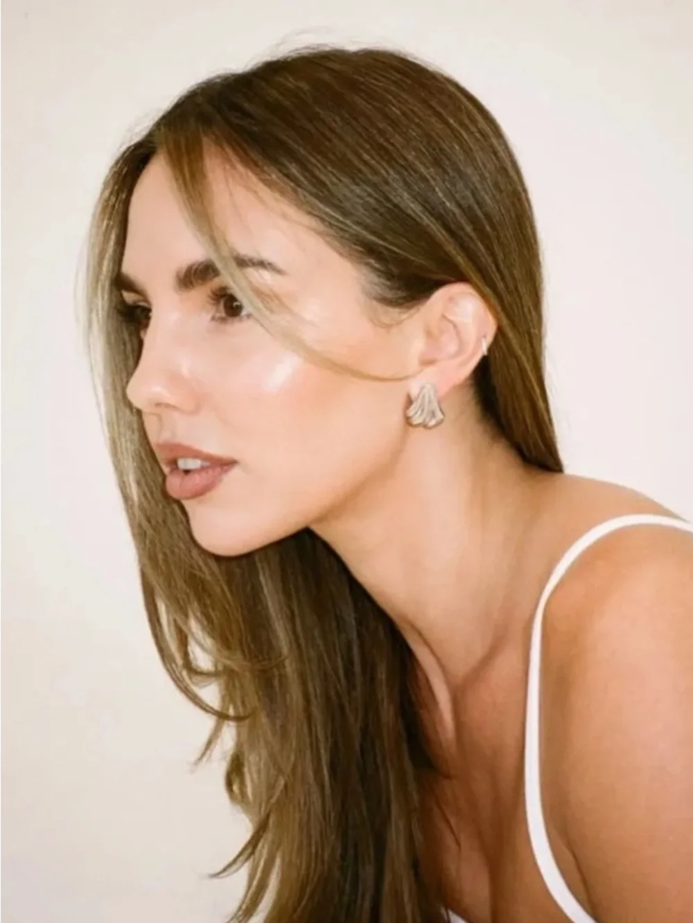 Rumored Silver Angel of mine stud Earrings - Classic Sculpted Design - Picture 2 of 4